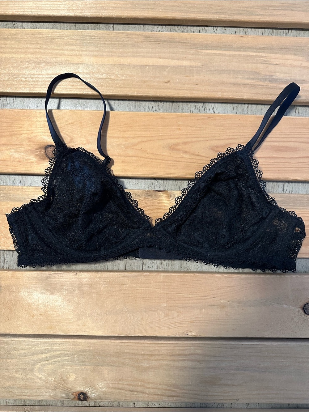Victoria secret black lace bralette underwire size large